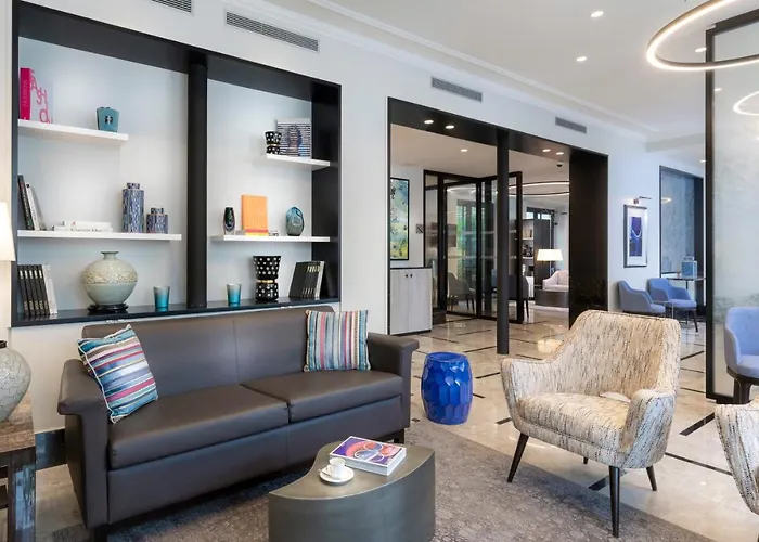 Hotel Montfleuri Parigi