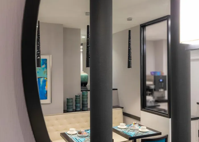 Hotel Montfleuri Parigi